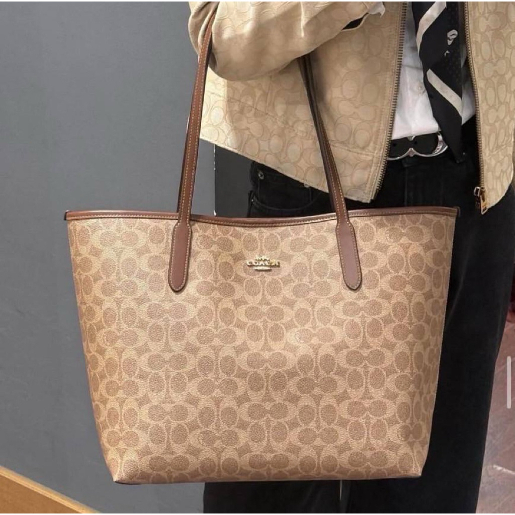 ✴️แท้ 💯% กระเป๋าสะพาย OPEN CITY TOTE IN SIGNATURE