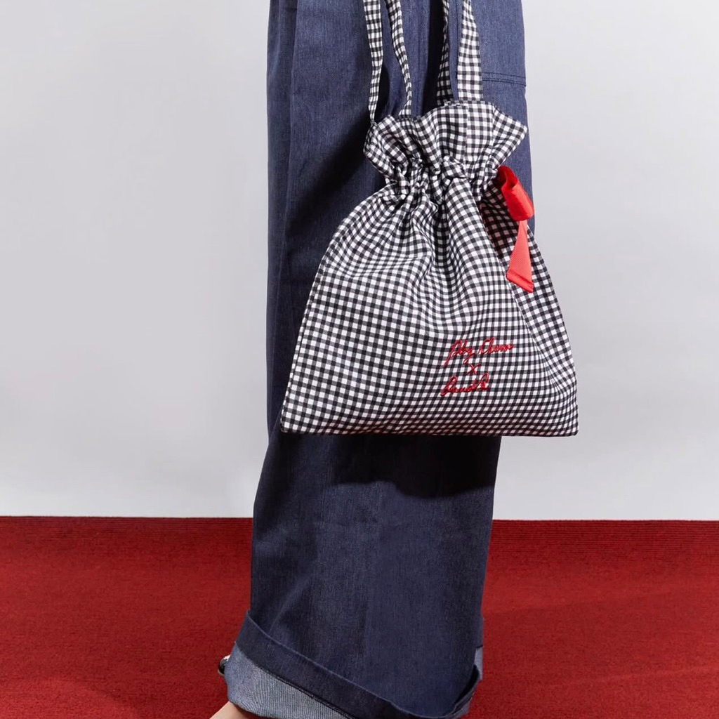 New!! Ploychava x OandB Premium Friend Tote Bag in Gingham Black