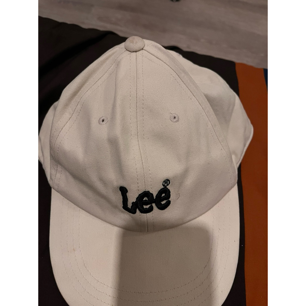 หมวกLEE ส่งต่อไม่ค่อยได้ใส่ สีครีมของแท้