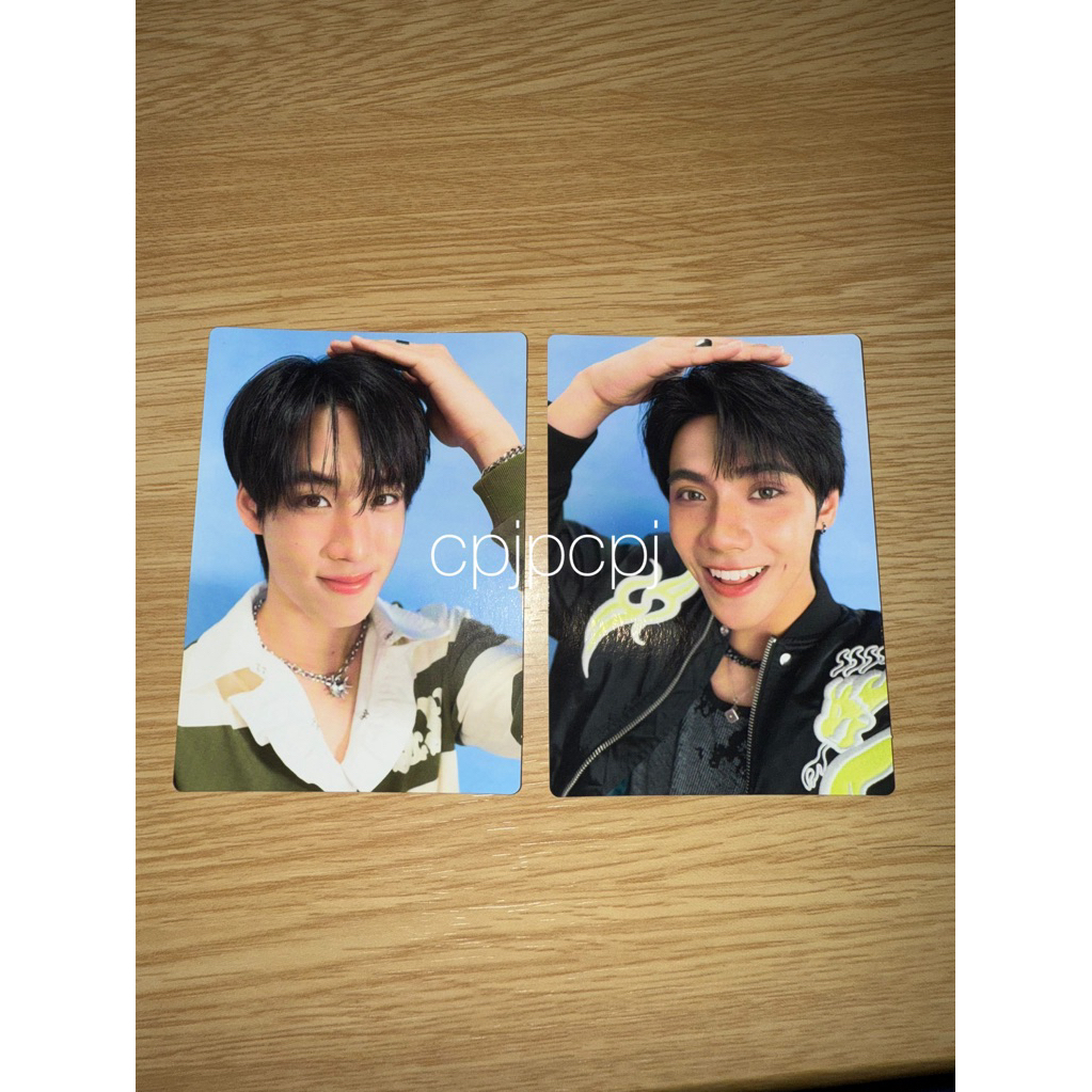 การ์ด first album BUS (ver. Japan)