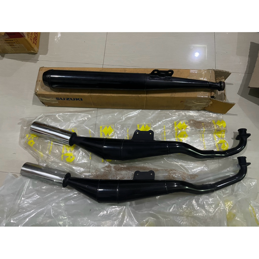 Ống xả Suzuki chính hãng, mới để dự trữ