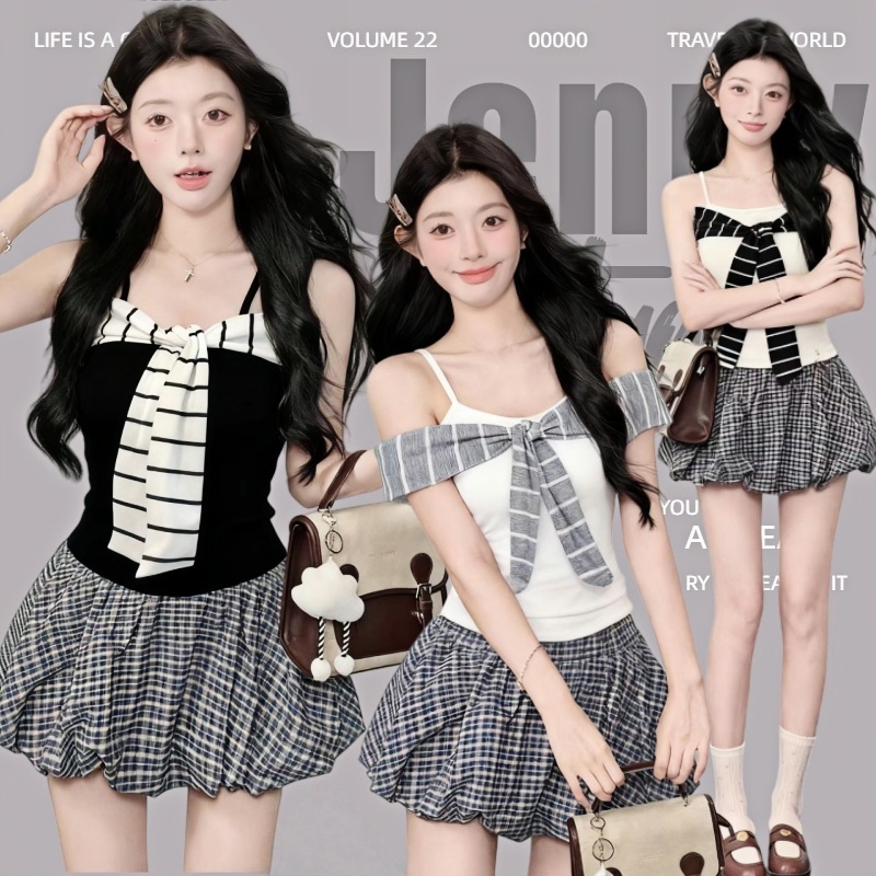 JENNY พร้อมส่ง เสื้อปาดไหล่เสื้อสายเดี๋ยวลายทางดีไซน์ผูกเชือก มีฟ้องน้ำ เสื้อยืดทรงเข้ารูปสไตล์อเมริกัน  แฟชั่นผู้หญิง