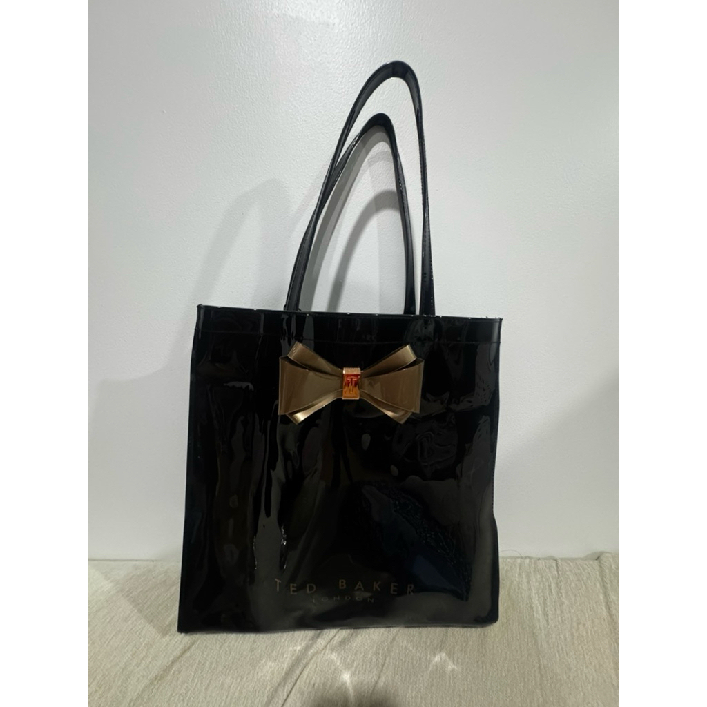 มือ 2✨ Ted Baker Aracon Plain Bow Large Icon Bag – สีดำ ไซส์ L ✨