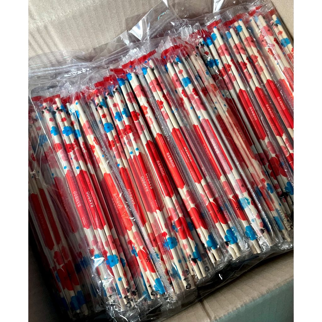 ตะเกียบไม้ไผ่ยกลัง 1,400 คู่  20 ห่อ แพ็คละ 70 คู่ ตะเกียบลายดอกไม้ 22 ซม.พร้อมส่งปรับโฉมใหม่สวยกว่าเดิม