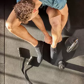 adidas ถุงเท้าสตูดิโอ / Studio Socks (1 คู่ / 1 Pair)