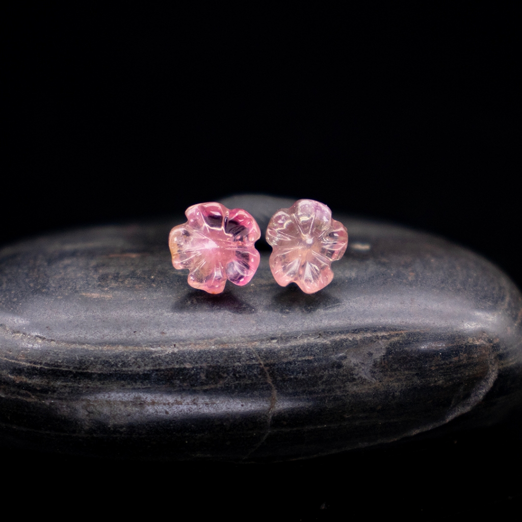 ต่างหูพลอยพิ้งทัวมารีน (Pink Tourmaline) ตัวเรือนเงินแท้92.5%ชุบทองคำขาว มีใบรับรองจากทางร้านค้าว่าเป็นพลอยจริง