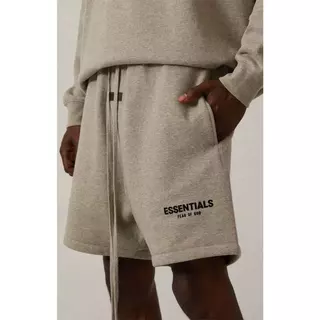 ส่วนลด 50 % Fear of God Essentials SS22 Sweat Shorts กางเกงขาสั้น Logo กำมะหยี่ ใส่สบาย ลุคดูแพง