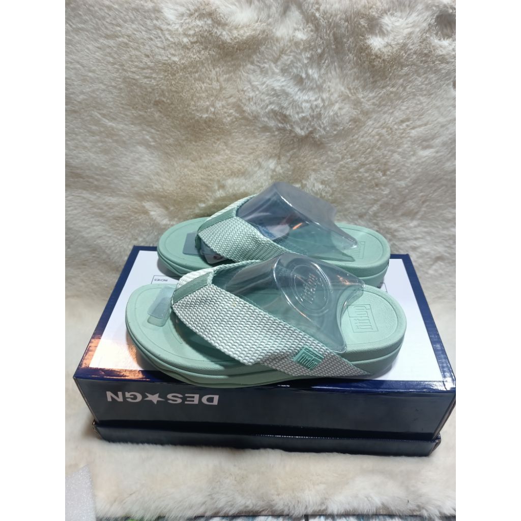 รองเท้า FitFlop แตะหูหนีบของผู้หญิงมีไซส์ 36 ถึง 40
