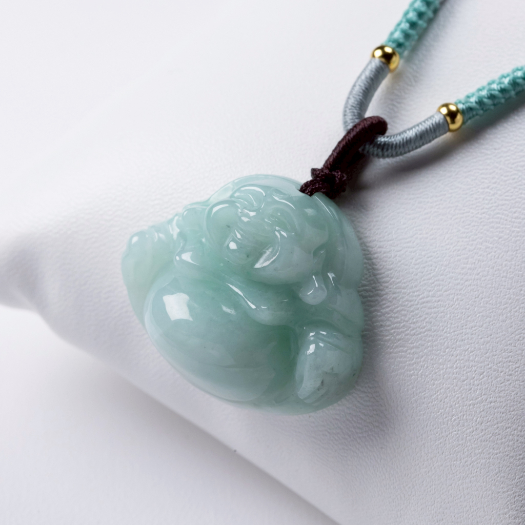 จี้พระสังกัจจายน์หยกขาวอมเขียว Jadeite Type A (พม่า)
