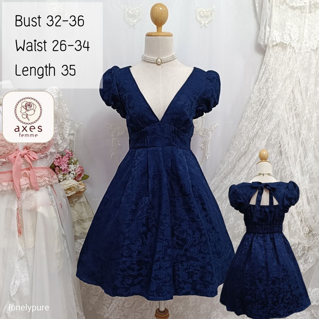 Axes Femme สีน้ำเงิน มือสอง