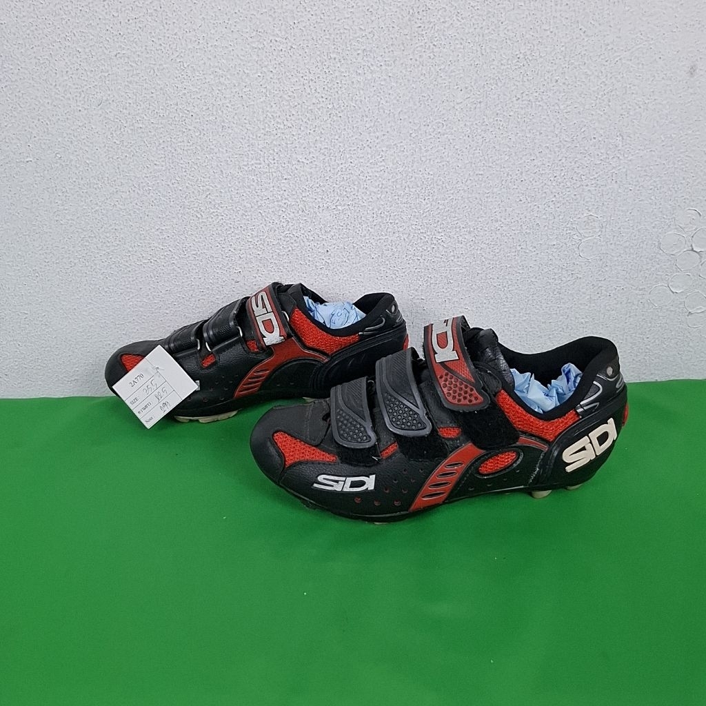 2A770 รองเท้าปั่นจักรยาน รองเท้าผ้าใบ รองเท้าแฟชั่น มือสอง รายละเอียดตามรูปนะคะ