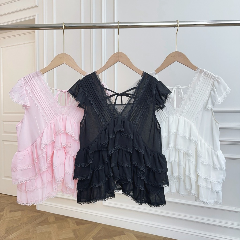 (พร้อมส่ง)รุ่น (BG-ระบายคอวีชมพู,ขาว)เสื้อแขนสั้น สีชมพู,สีขาว ผ้าชีฟองพรีเมี่ยม ทรงเสื้อคอวีลึก ดีเทลแต่งจีบแน่น