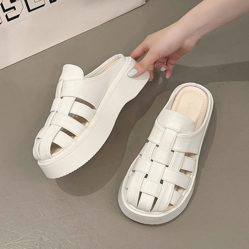Kicks รองเท้าแตะใส่สบายเหมาะกับอากาศร้อน ดีไซน์ถักลายเรโทรน่ารัก พื้นหนารับน้ำหนักได้ดี หุ้มส้นกระชับรูปเท้า