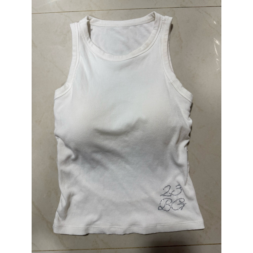 23begins เสื้อแขนกุดเสริมฟองน้ำ