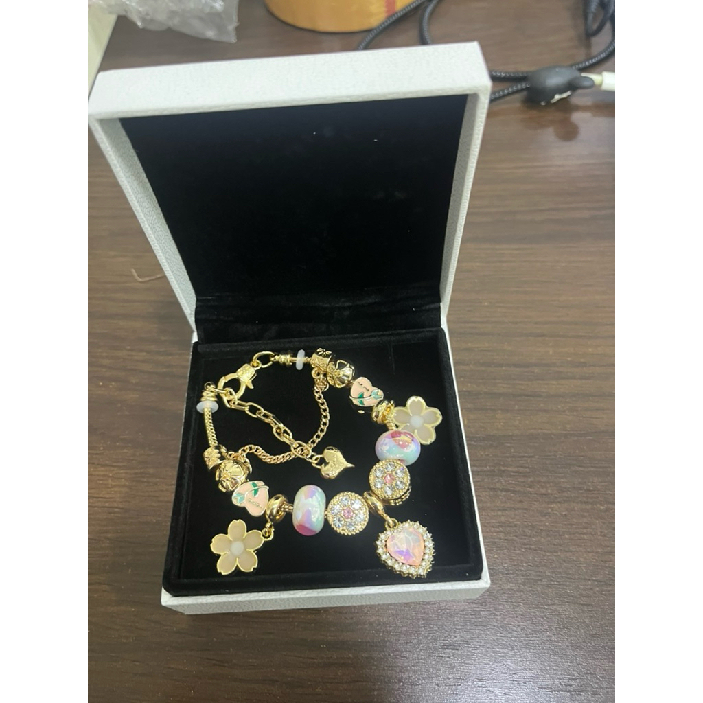 สร้อยข้อมือ Molly Jewelry