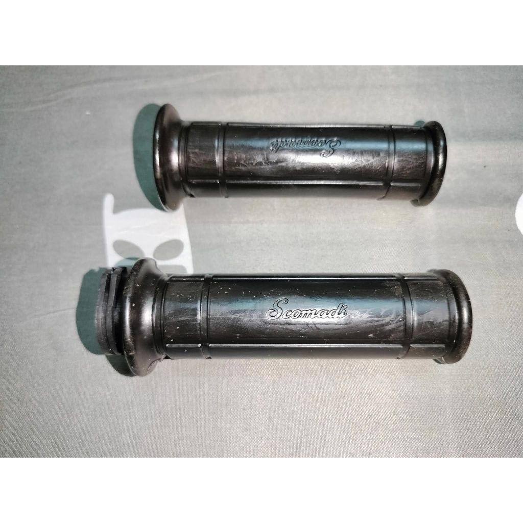 ปลอกแฮนคู่แท้ Scomadi  TT125i  / TT200i  รุ่นหัวฉีด ราคาต่อคู่