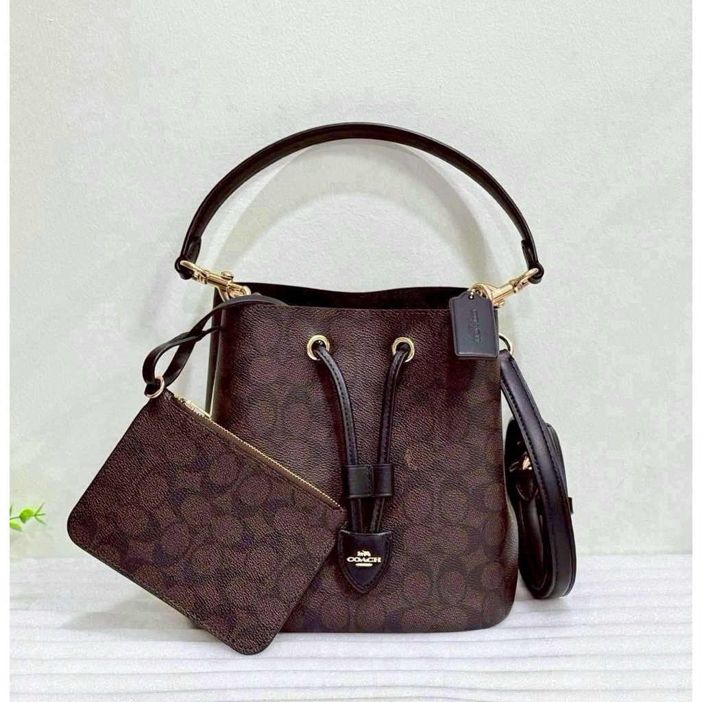 พร้อมส่งที่ไทย รุ่นใหม่ #Coach แท้100% (กรุณาทักแชทก่อนสั่งซื้อ) 👉ปล. ราคาปรับขึ้น-ลง ตามShop Coach อเมริกา