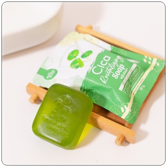 THE CHARMING GARDEN CICA REVITALIZING SOAP สบู่ใบบัวบก ขนาด 50 กรัม