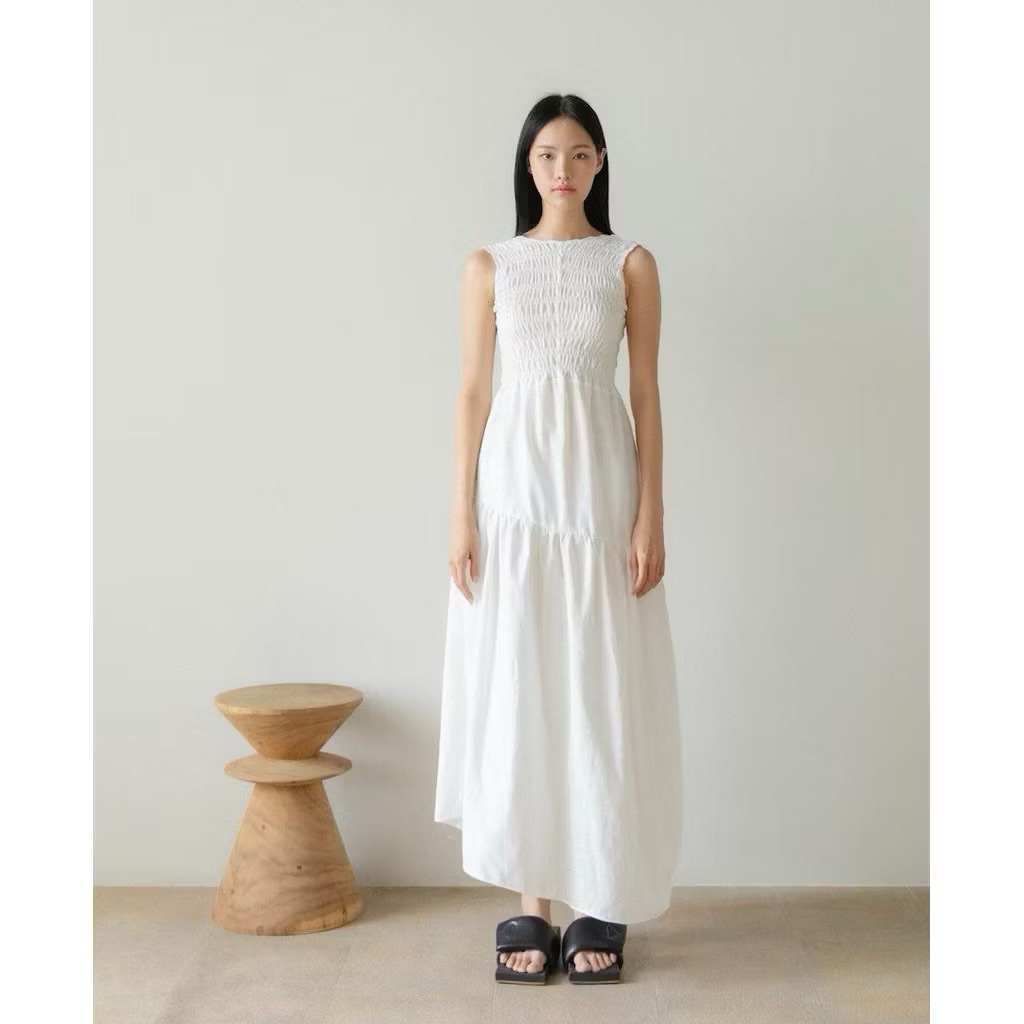 Used Mira Bangkok LU Dress เดรสคอตตอนยาวสม๊อคอก  800 from 1,490