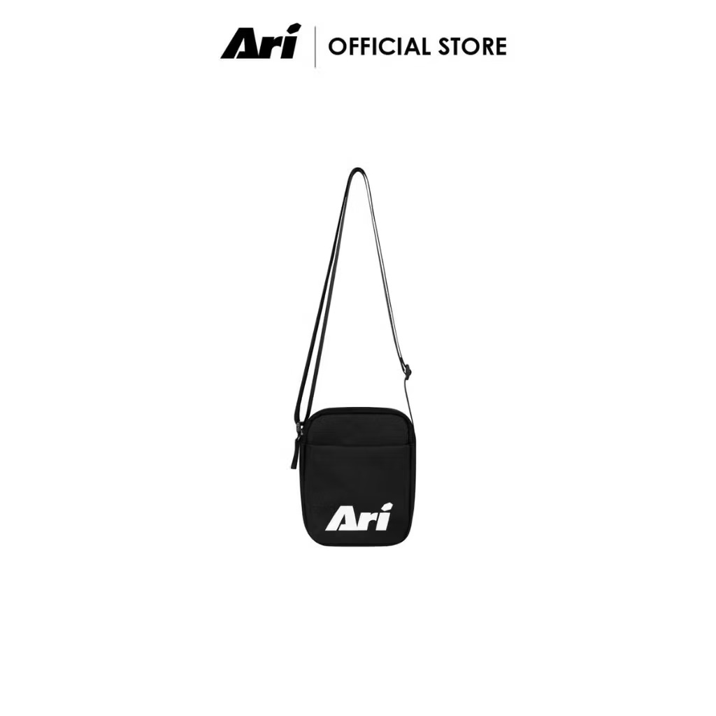 ARI ESSENTIAL POCKET BAG - BLACK (AHW1585-01) กระเป๋าสะพายข้าง อาริ ESSENTIAL POCKET สีดำ