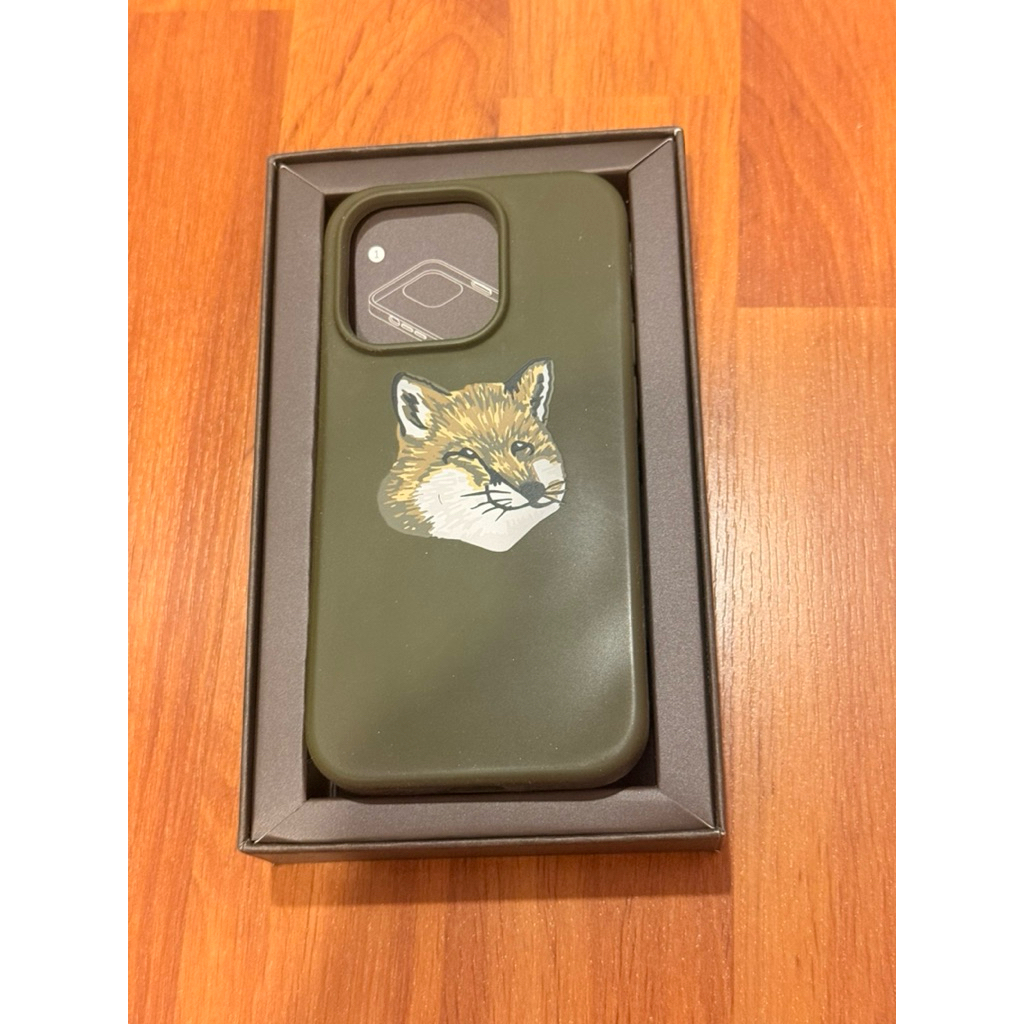 maison kitsune เคสiphone 14 pro maison kitsune x native union (มือสอง)**ของแท้