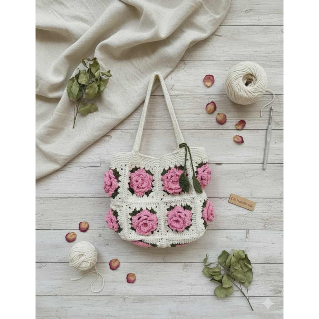 J&J.shop[handmade] : กระเป๋าถักเชือกฟอกทรงสี่เหลี่ยมลายดอกกุหลาบ