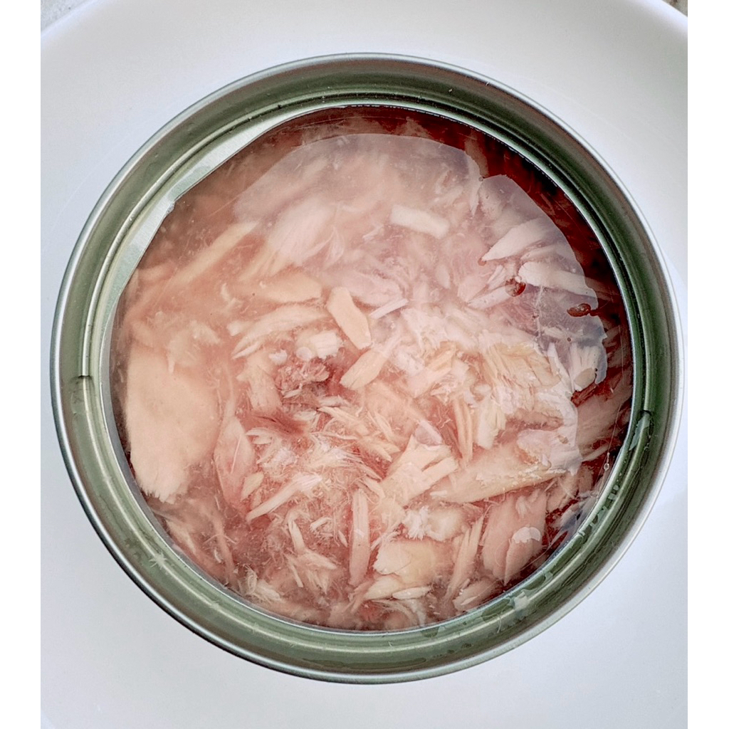 กระป๋องเปลือย เกรดพรีเมียม  ทูน่าขาวในเกรวี่ 85 g สินค้าใหม่ หมดอายุ 2027 เนื้อดีเนื้อสวยแมวชอบ