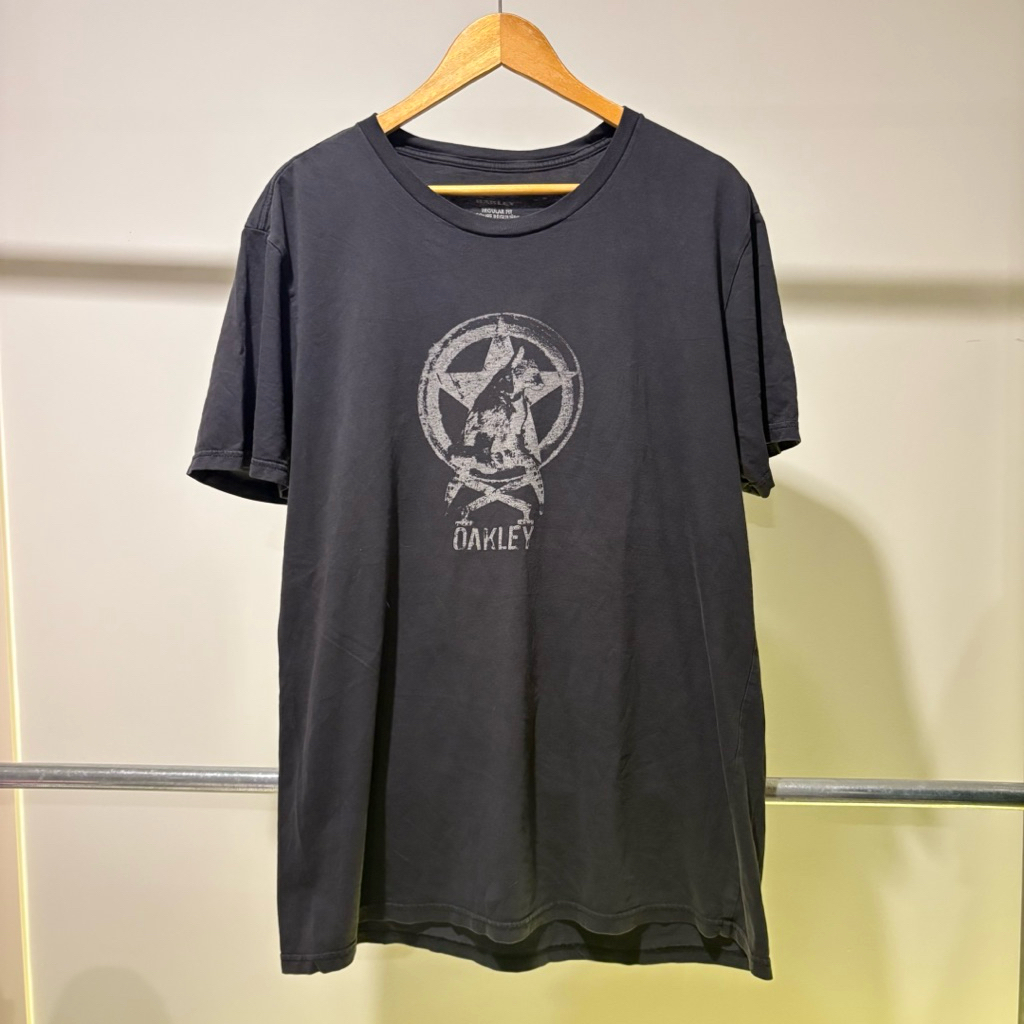 เสื้อแบร์นด OAKLEY มือสองของแท้ (XL)
