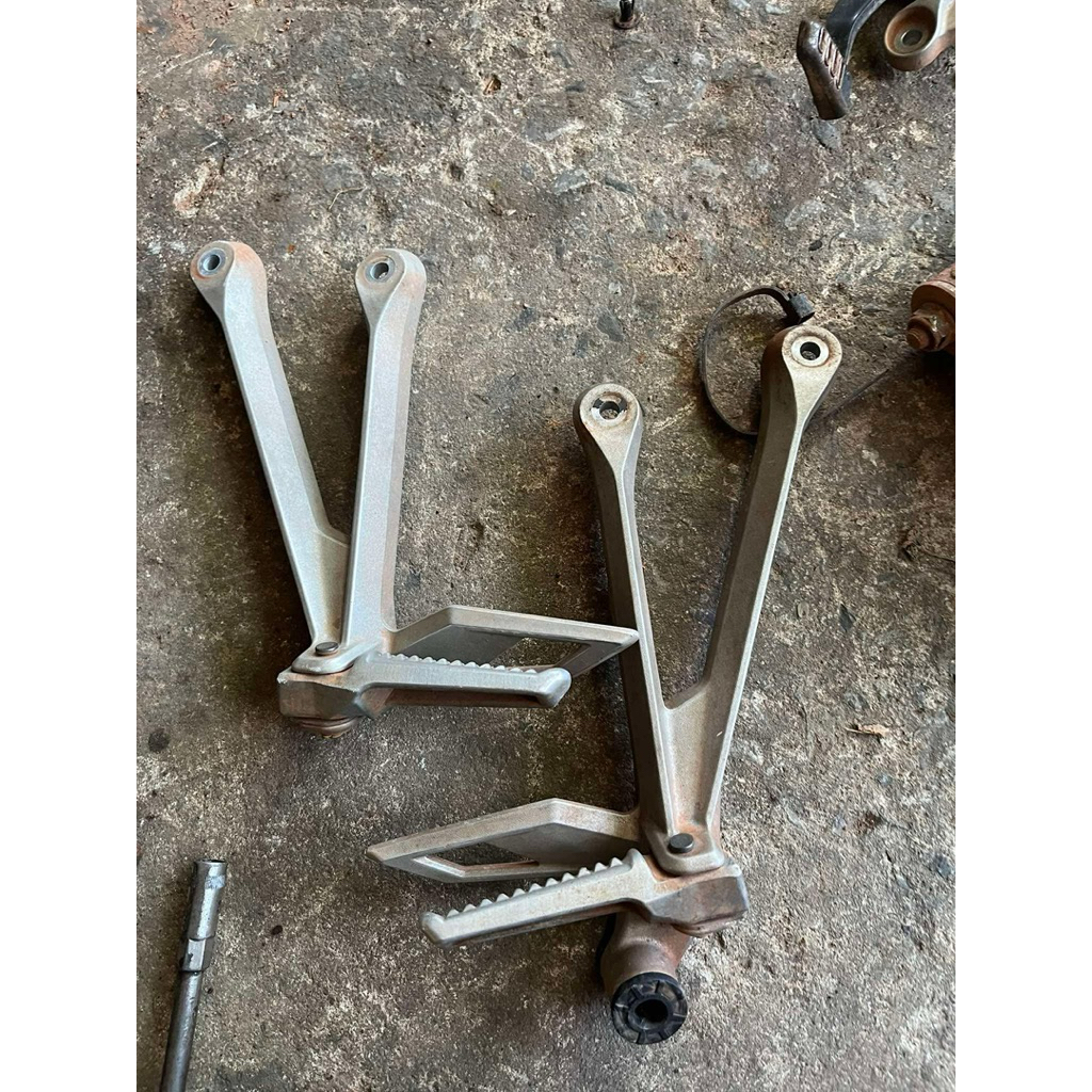 พักเท้าหลังcbr150r ปี2019 มือสอง