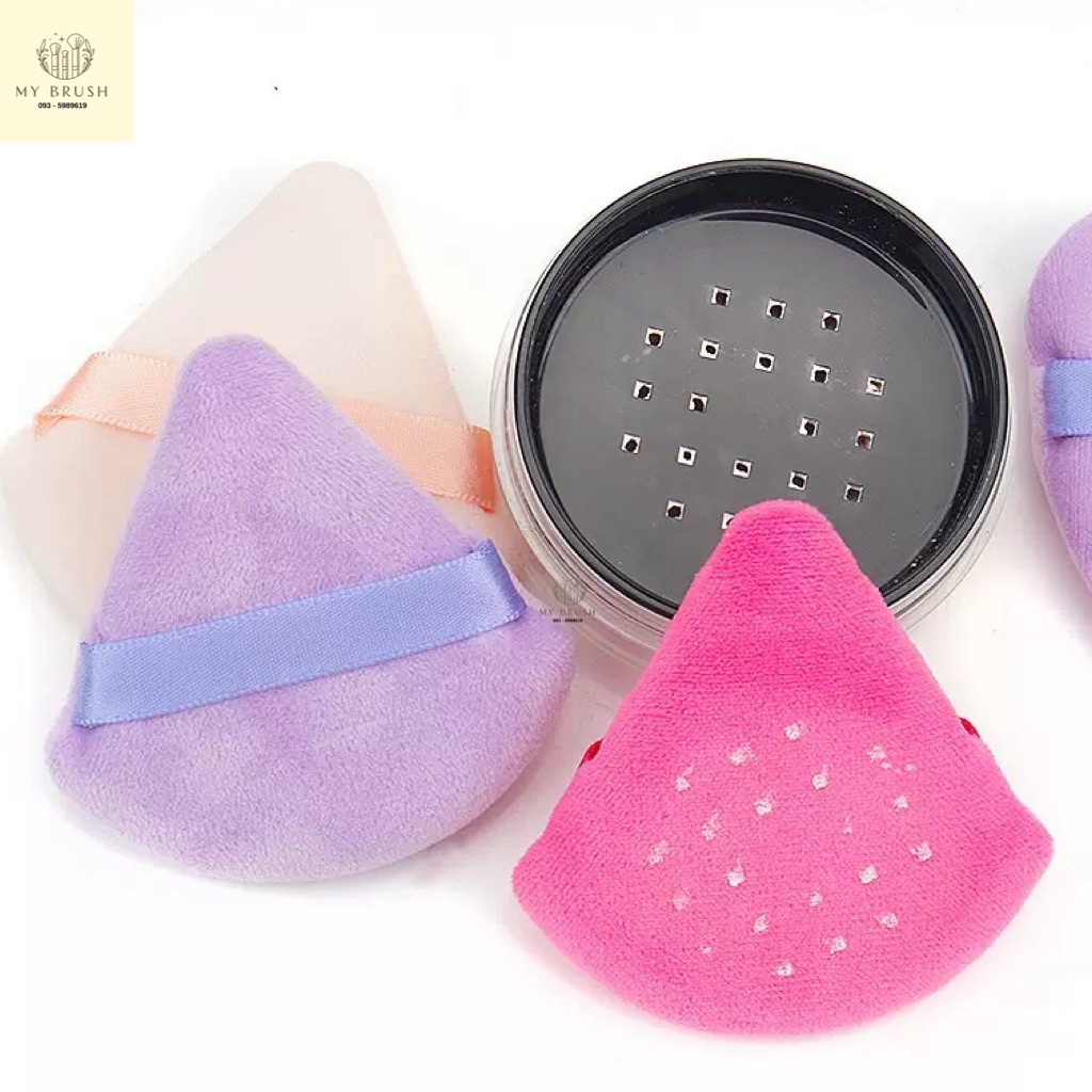 (ส่งด่วน) Makeupbrush ร้านไทยแท้ พร้อมส่ง พัฟลงแป้ง พัฟแต่งหน้า  ขนนุ่ม ทรงสามเหลี่ยม รุ่น 8 ซม.