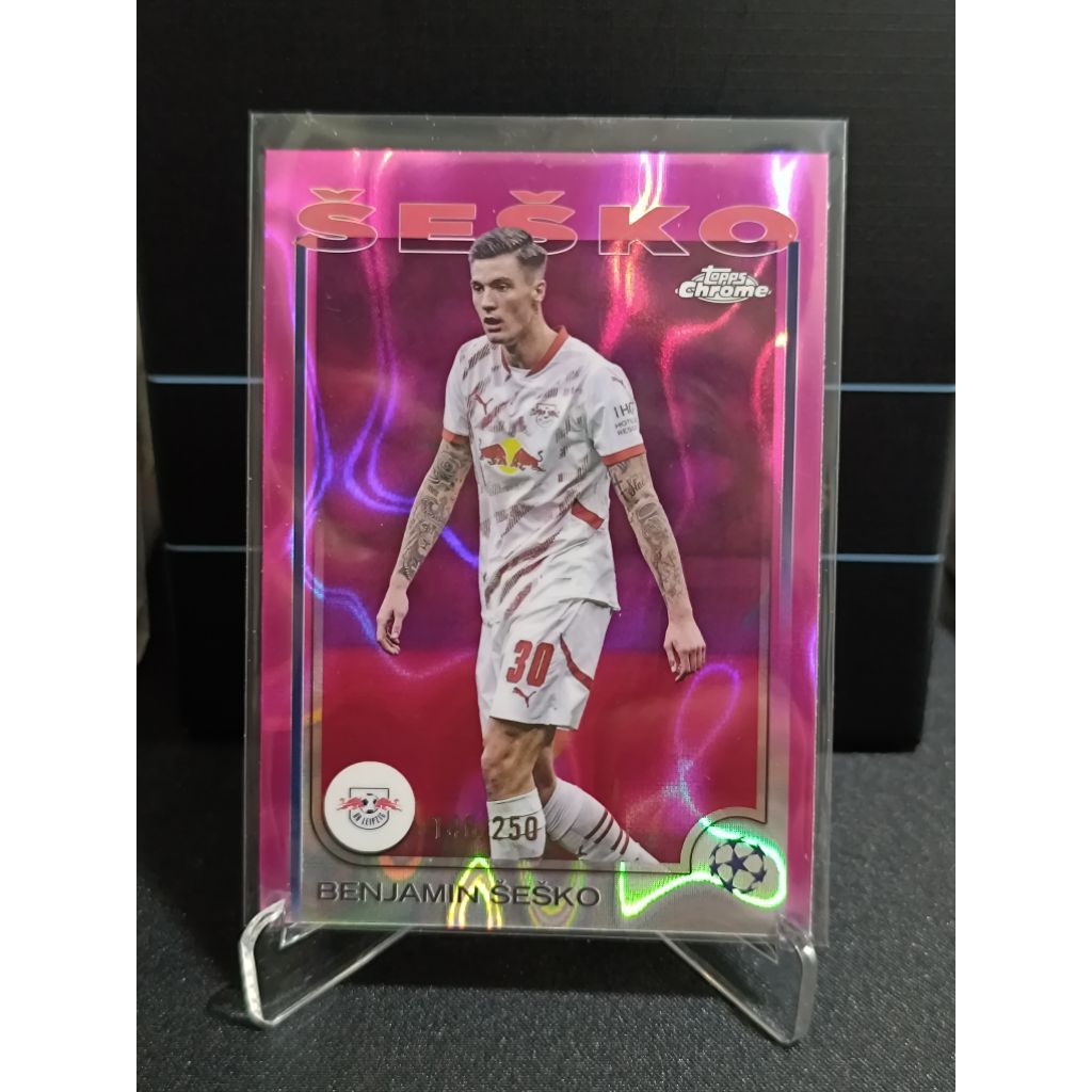 การ์ดฟุตบอล TOPPS CHROME UCC 2024/25 BENJAMIN SESKO RB LEIPZIG PINK PARALLEL /250
