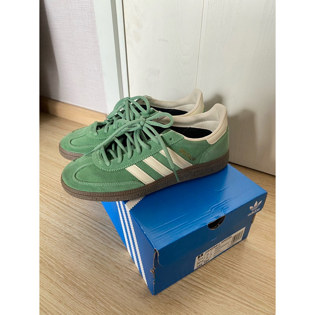 รองเท้าAdidas Handball spezial