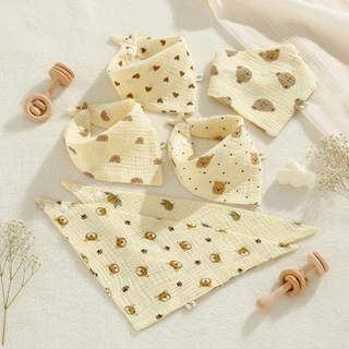 Babyonline(R030)I2-OF5 (ส่งด่วน1วัน)ผ้าซับน้ำลายแบบมีกระดุมลายน่ารัก ซึมซับดี ผ้าฝ้าย