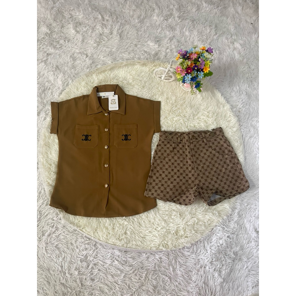 #ValleyGirlมือ1🌈สินค้าพร้อมส่ง🌈เซต2ชิ้นเสื้อเชิ้ตปัก+กางเกงผ้าทอGGแต่งกระเป๋าหน้าหลังมี2Size:S,M