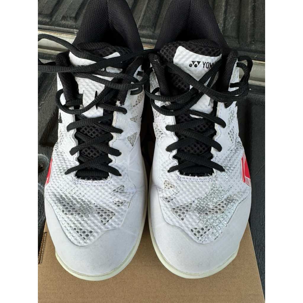 รองเท้าแบดมินตัน Yonex Eclipsion ขนาด26.5ของแท้ มือสอง สภาพใหม่ พื้นเต็มซัพพอร์ทดีมาก