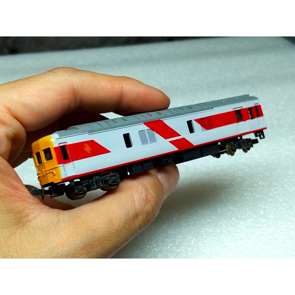 โมเดลรถไฟไทย N scale โมเดลรถไฟไทยตู้ปั่นไฟ โมเดลรถไฟตู้พาวเวอร์ JR สีขาวแดง ราคา ok ทำสีใหม่ จากรถมื