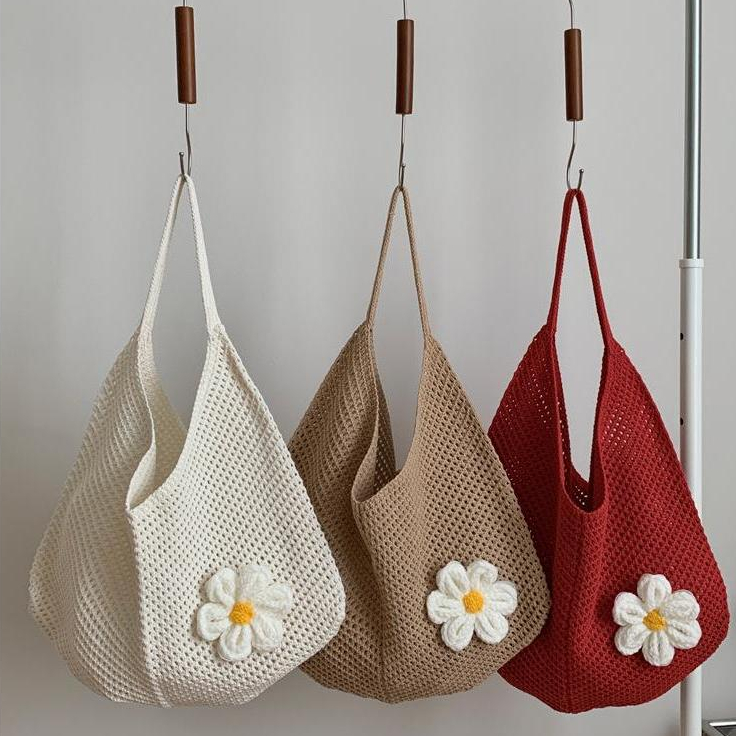 A056 กระเป๋าสะพายเเฟชั่น ถักใหม่สำหรับวันหยุด ความจุขนาดใหญ่ พร้อมเข็มกลัดดอกไม้ดีไซน์น่ารัก