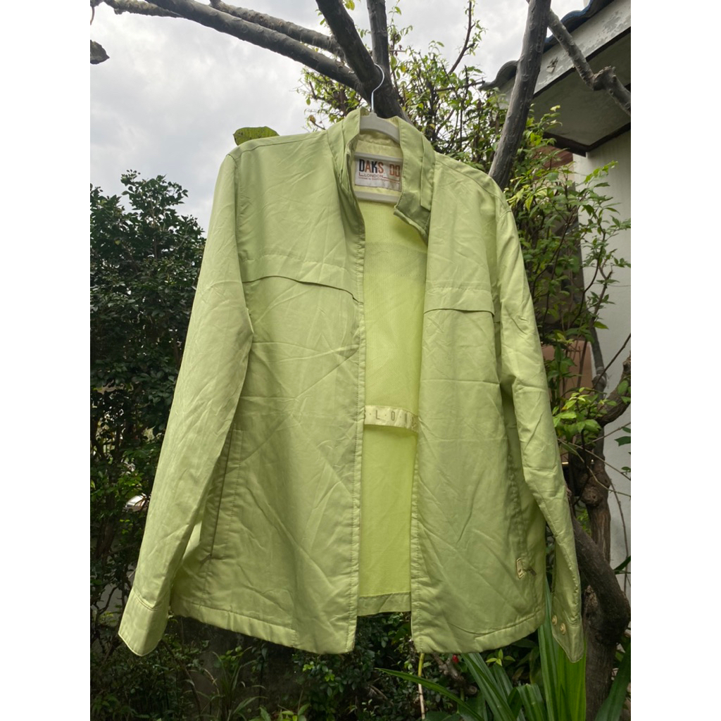 แจ็กเกตผ้าร่ม มือสอง สีเขียวเลม่อน 🍋 แบรนด์ DAKS