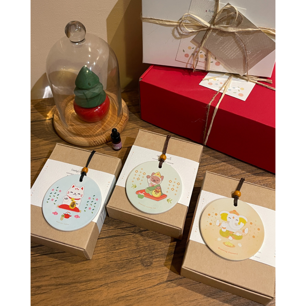 LIVELY BREEZE  Aroma Lucky Charm.- Hanging ceramic diffuser