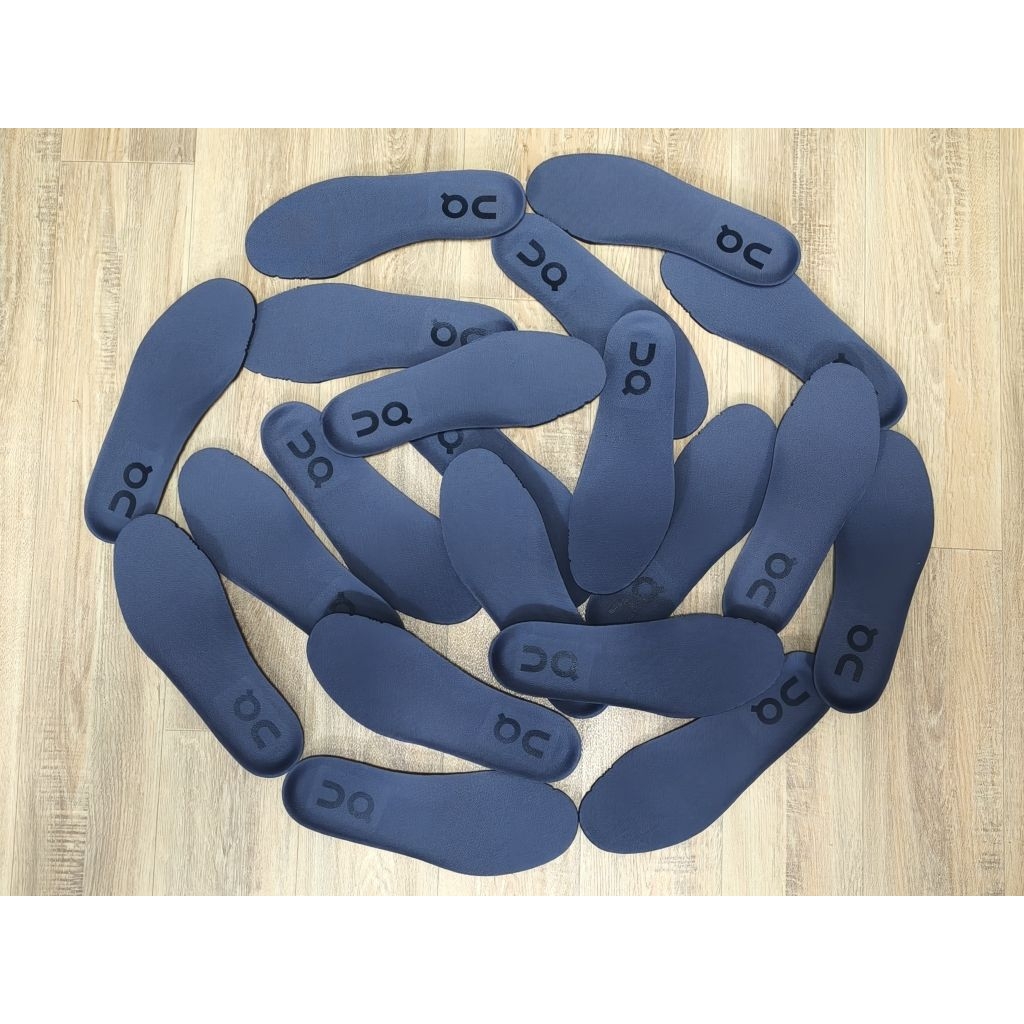 On Cloud Insole ซอฟรองเท้านุ่มอย่างดีแบบโฟมหนานุ่ม(ให้ความนุ่มสบายเหมือนเดินบนก้อนเมฆ)