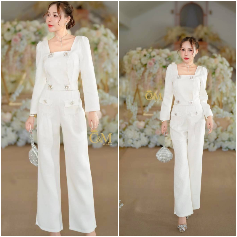 [ป้าย TAG: C&M Studio] เซ็ทสีขาวสูทผ้าทวิตแต่งกระดุมเพชรหรู 4 เม็ด เสื้อด้านหน้าเปิดได้เป็นกระดุมแต๊