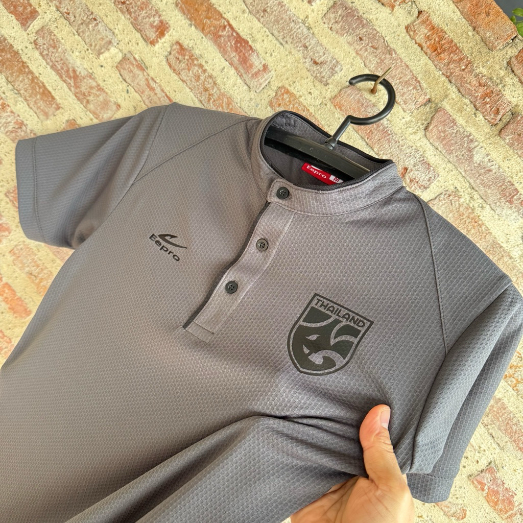 Eepro เสื้อกีฬาแขนสั้นคอจีน ฟรี!!โลโก้ทีมชาติช้างศึก EG-1323