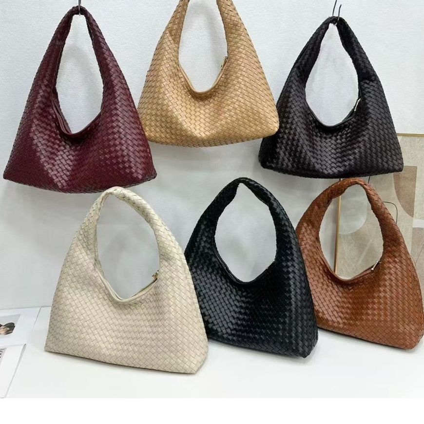 Mu Mu Brand “5882“ กระเป๋าสะพายข้าง