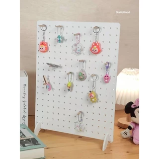 พลาสวูด pegboard ทรงเหลี่ยม ขนาดกลาง มีขาถอดได้ ฟรีหมุดแขวน