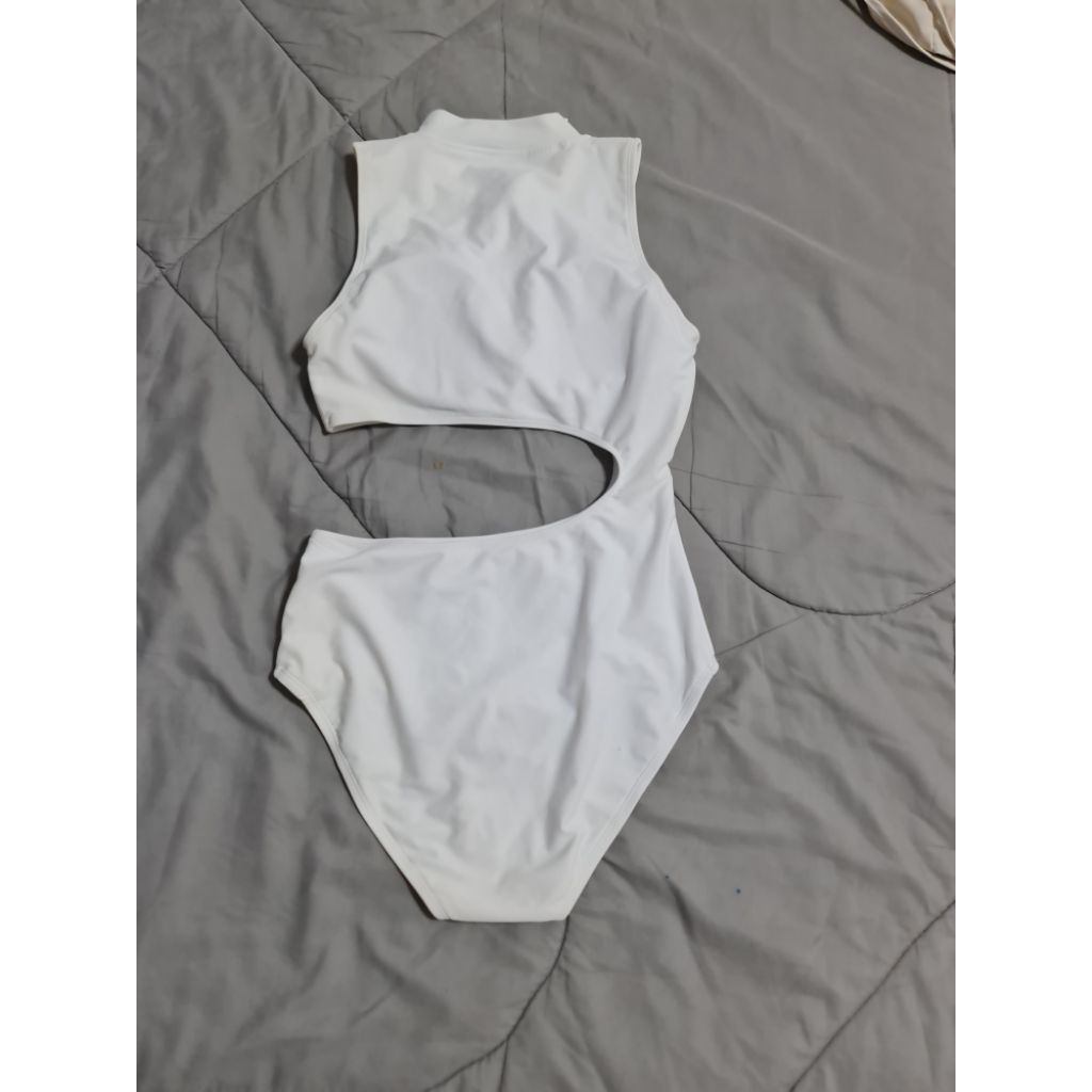 purli PURE WHITE CONCAVE WAIST 1 ครั้ง ป้ายm