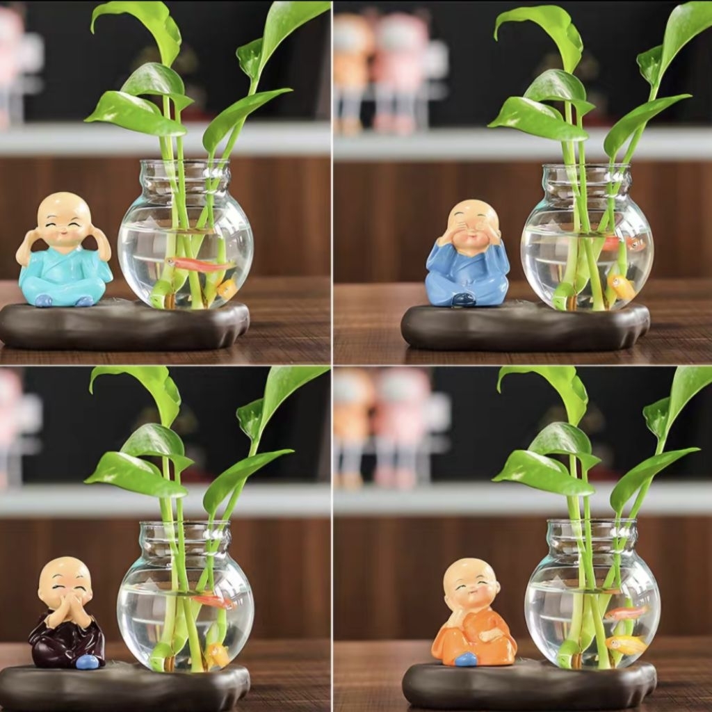 แจกันไม้น้ำตกแต่งด้วยตุ๊กตาหลวงจีนน้อย