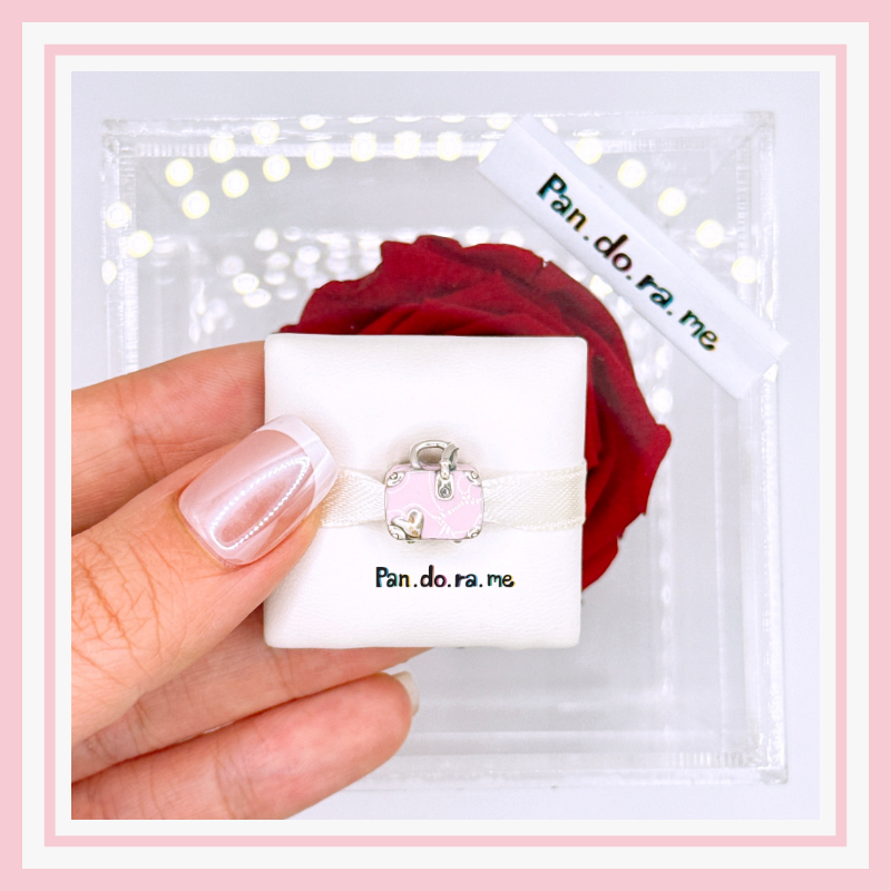[พร้อมส่ง สินค้าแท้ 💯]  Pink Travel Bag Charm ( collection travel)