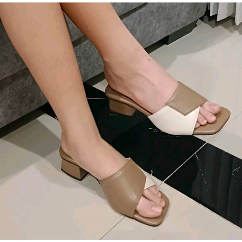 รองเท้าแฟชั่น รองเท้าส้นสูง 1.5นิ้ว LT Design Brand หนังนิ่มมาก สวยเรียบหรู เก็บหน้าเท้าดี รุ่น LT-9