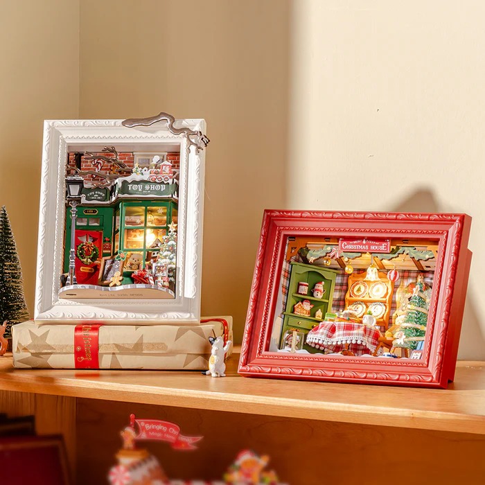 Rolife DIY Miniature House : Story Frames Series - Christmas โมเดลบ้าน ตัวต่อไม้ กรอบรูป | ของแต่งบ้าน ของเล่นศิลปะ DIY
