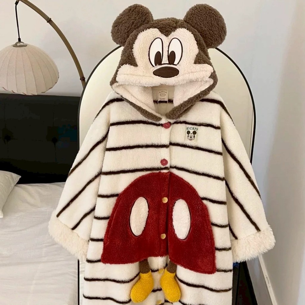 ส่งจากไทย🍎 ชุดนอน Mickey มิกกี้ คอสเพลย์ มาสคอต ชุดปาร์ตี้แฟนซี น่ารัก ชุดกันหนาว เสื้อคลุม 19042